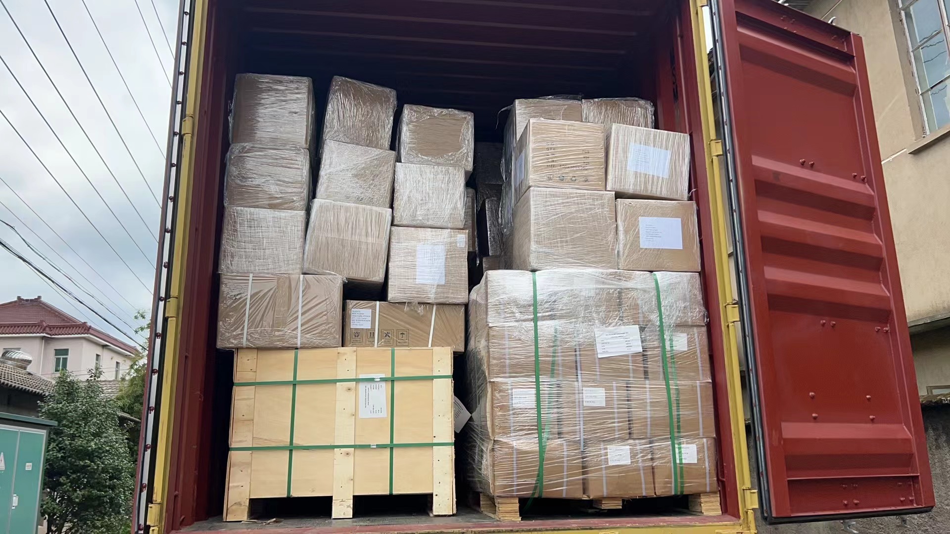 Coming and Loading Goods Coming and Loading Goods